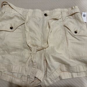Old Navy Cream Cargo Shorts Lightweight Summer Essential